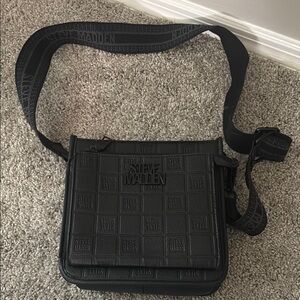 Steve Madden Black Messenger Bag with Textured Design